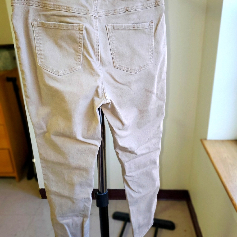 Khaki jeans